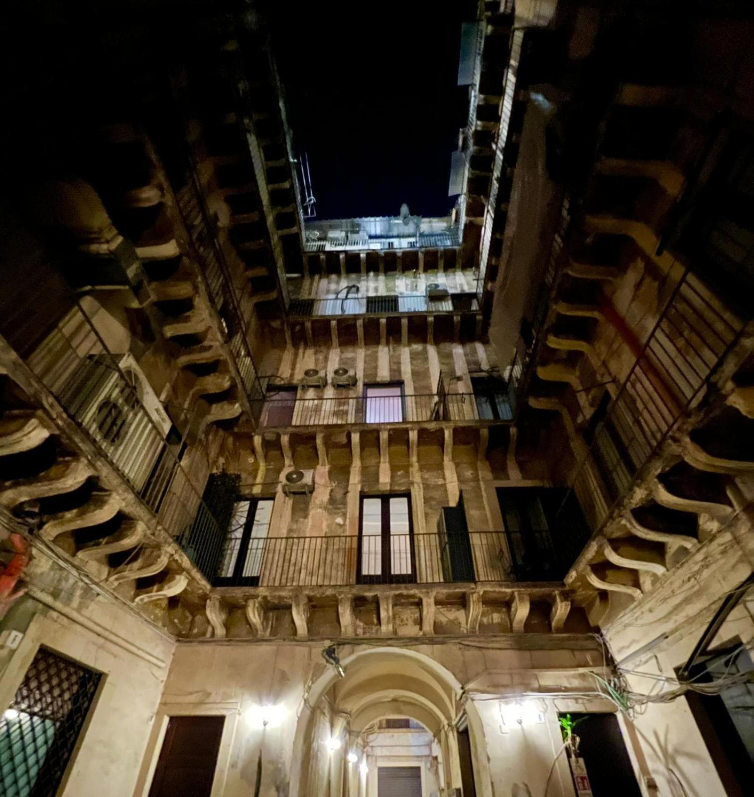 Apartmán Duomo Leonardo31 Dimora Di Charme CTA Exteriér fotografie